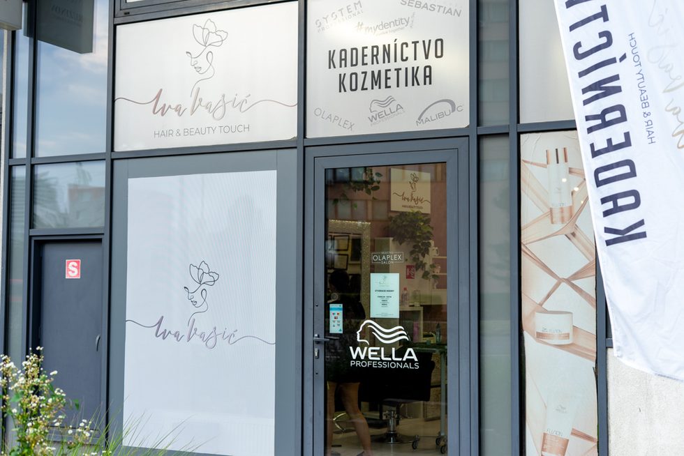 Vchod do salónu Hair by Iva Vasić na Kaštielskej 2
